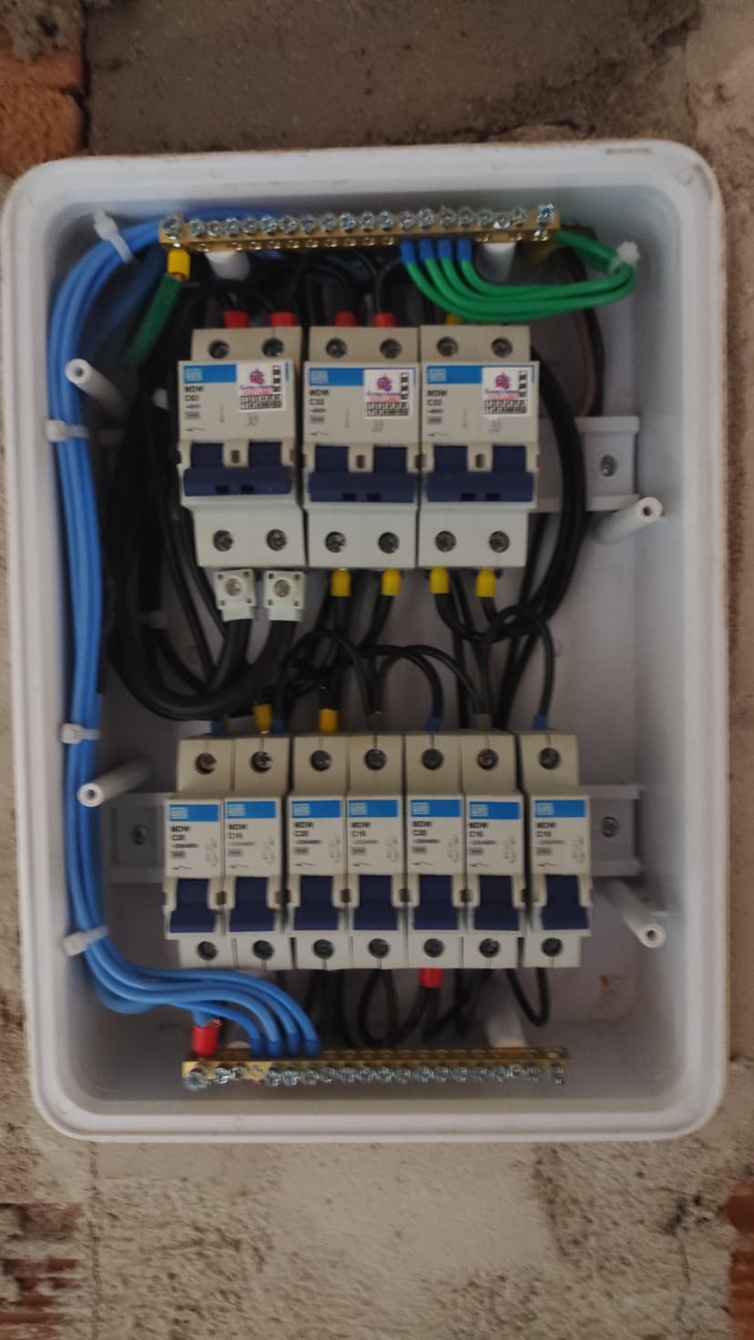 Trabalho de eletricista por Daniel