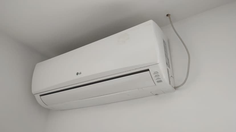 Trabalho de técnico em ar condicionado por Eldrick