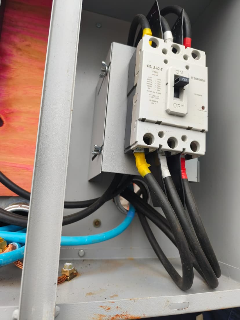 Trabalho de eletrotécnico por Arilton Machado