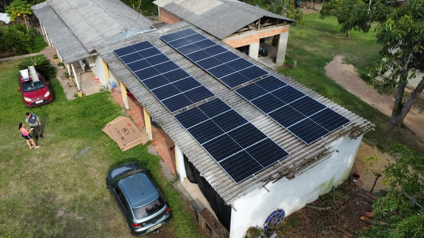 Trabalho de eletricista por VINICIUS MACHADO DO CARMO BARCELOS