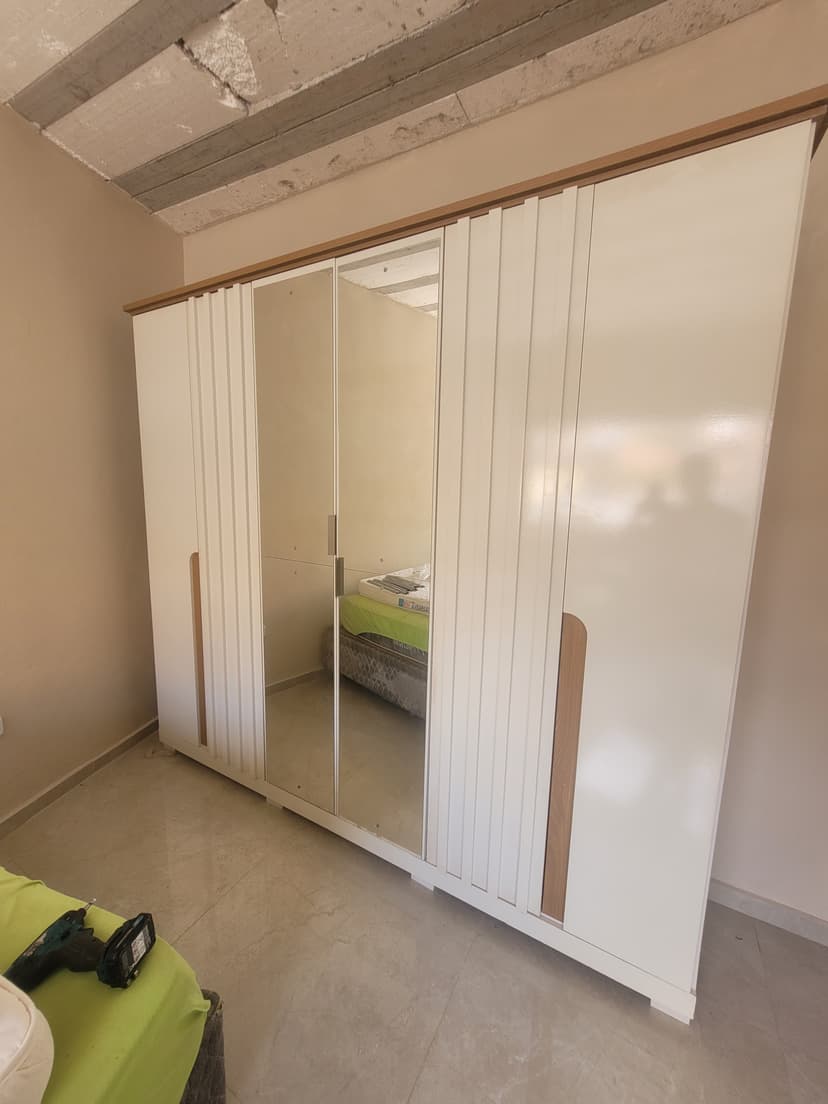 Trabalho de montador de móveis por Vidal