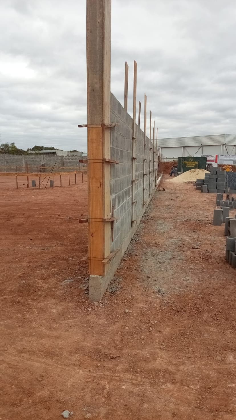 Trabalho de pedreiro por LUIZ