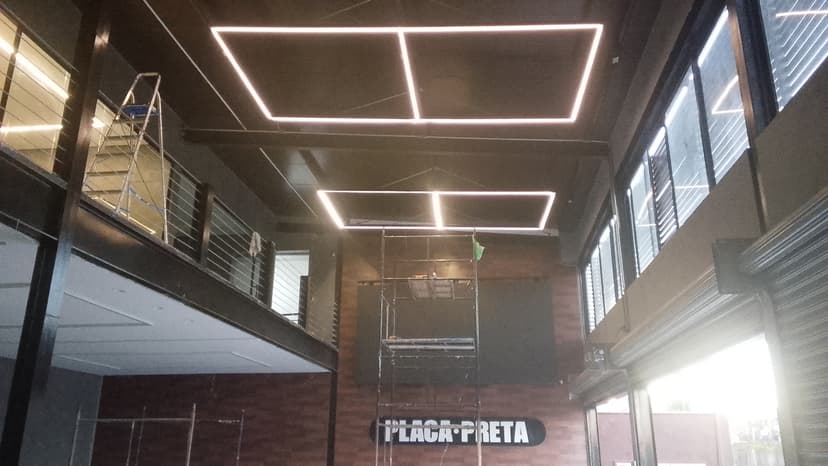 Trabalho de eletricista por ISAAC VILELA FARIA