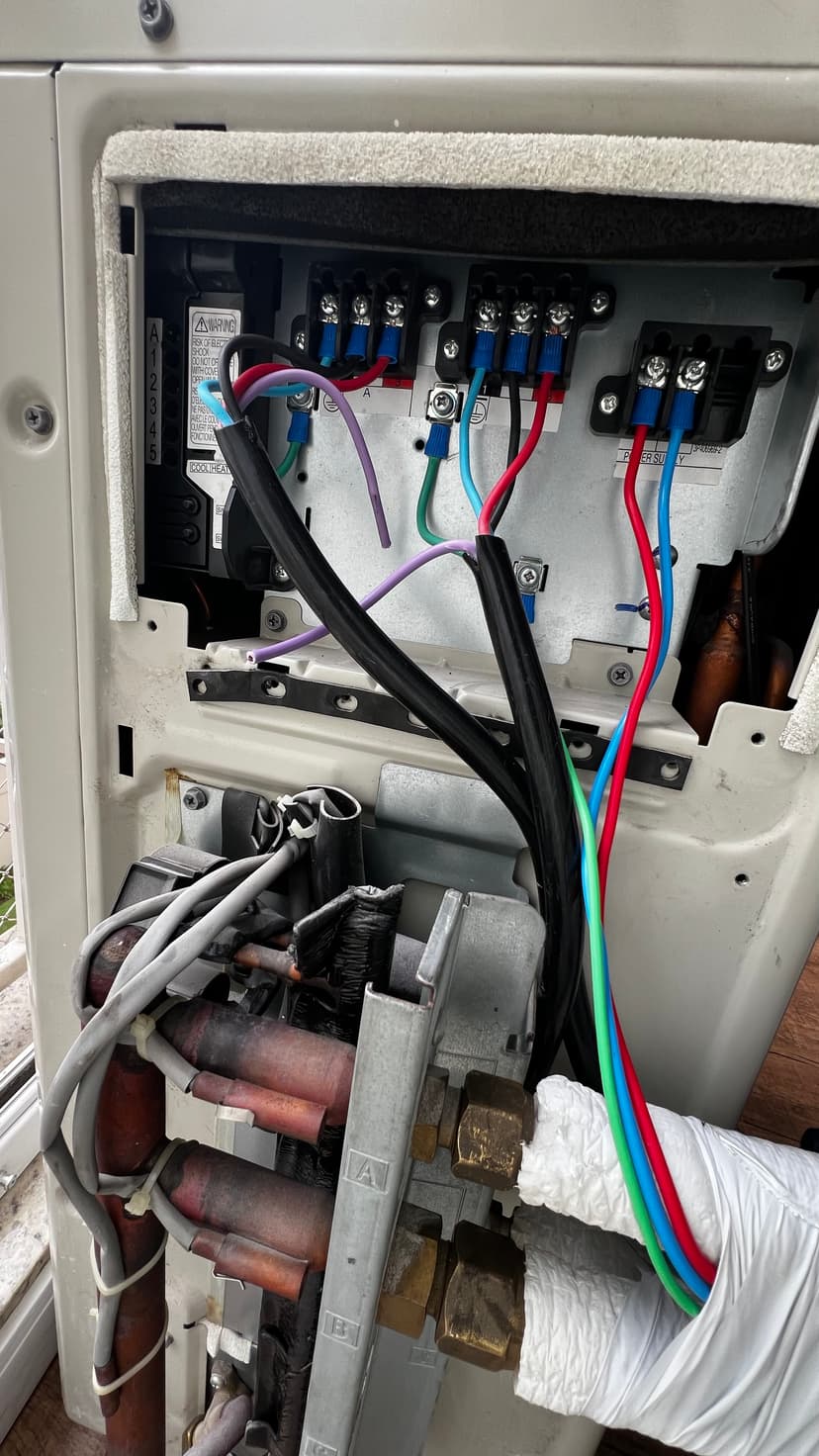 Trabalho de técnico em ar condicionado por GABRIEL VENTURA