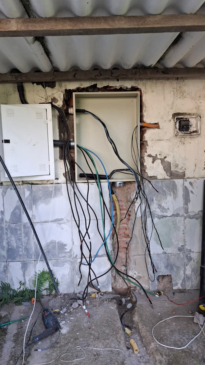 Trabalho de eletricista por TACIO FEITOSA