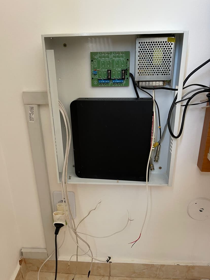 Trabalho de segurança eletrônica por SD PIXEL SEGURANÇA ELETRÔNICA