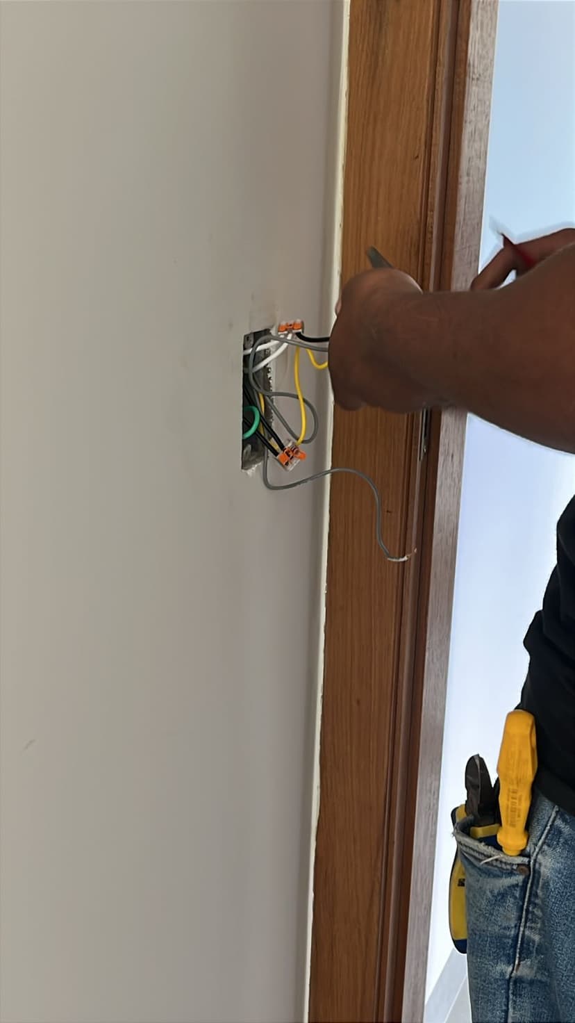 Trabalho de eletricista por NATHANAEL
