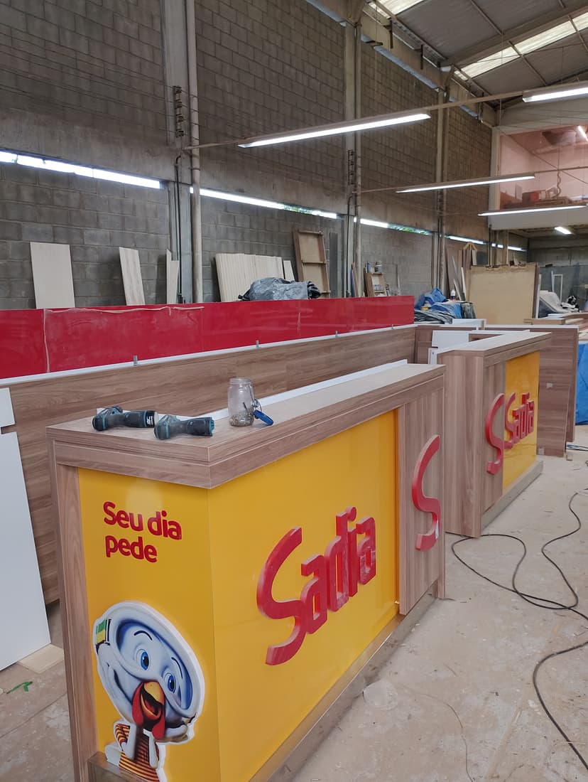 Trabalho de marceneiro por LA marcenaria corporativa