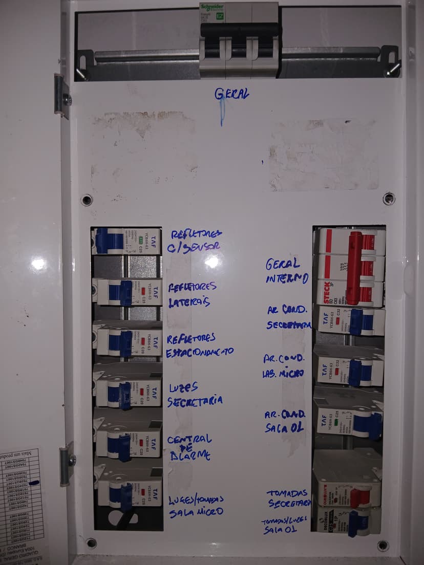 Trabalho de eletricista por JB SERVIÇOS PRIME