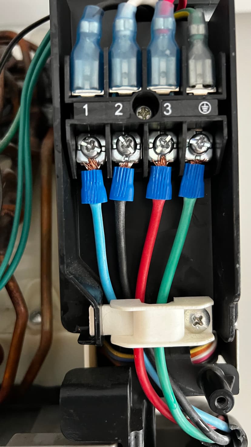 Trabalho de técnico em ar condicionado por GABRIEL VENTURA