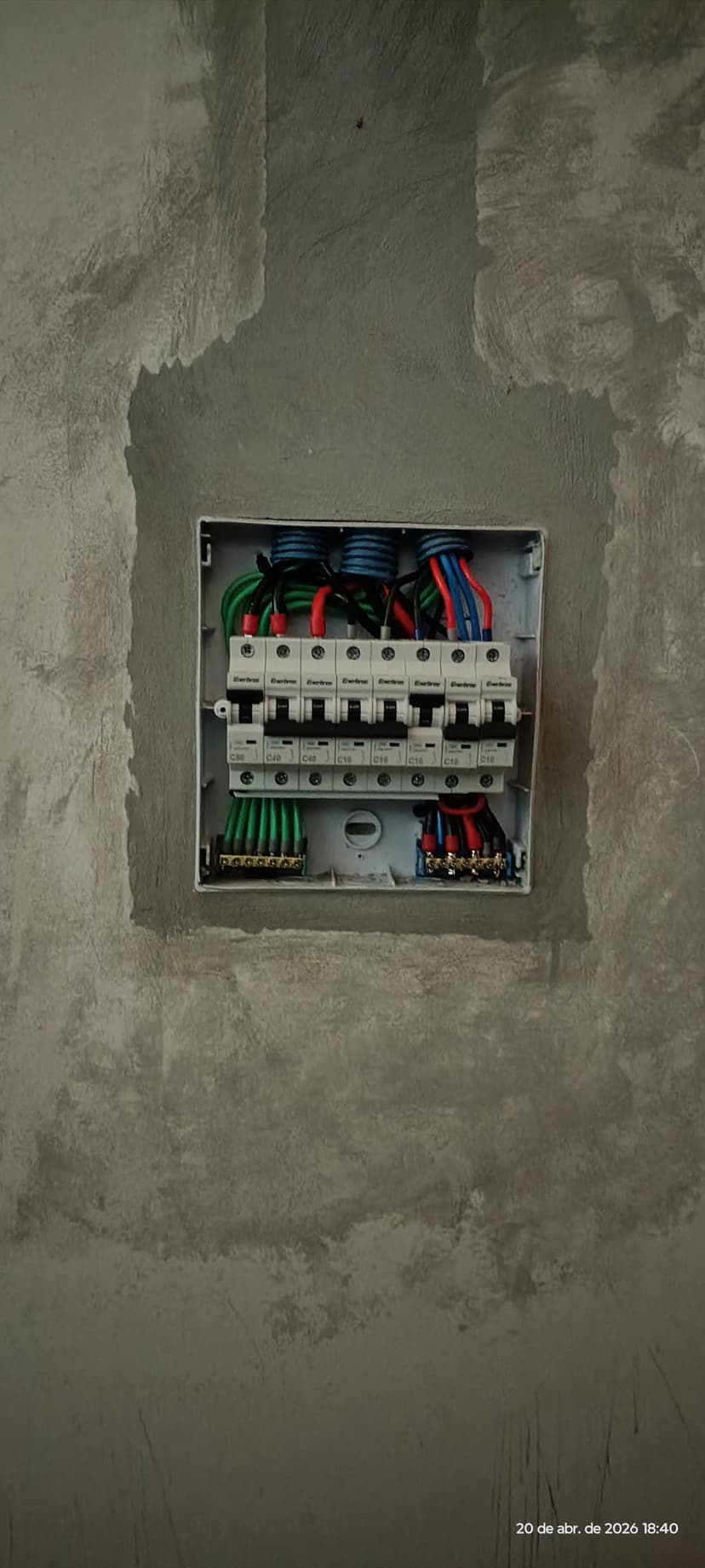 Trabalho de eletricista por ESROM