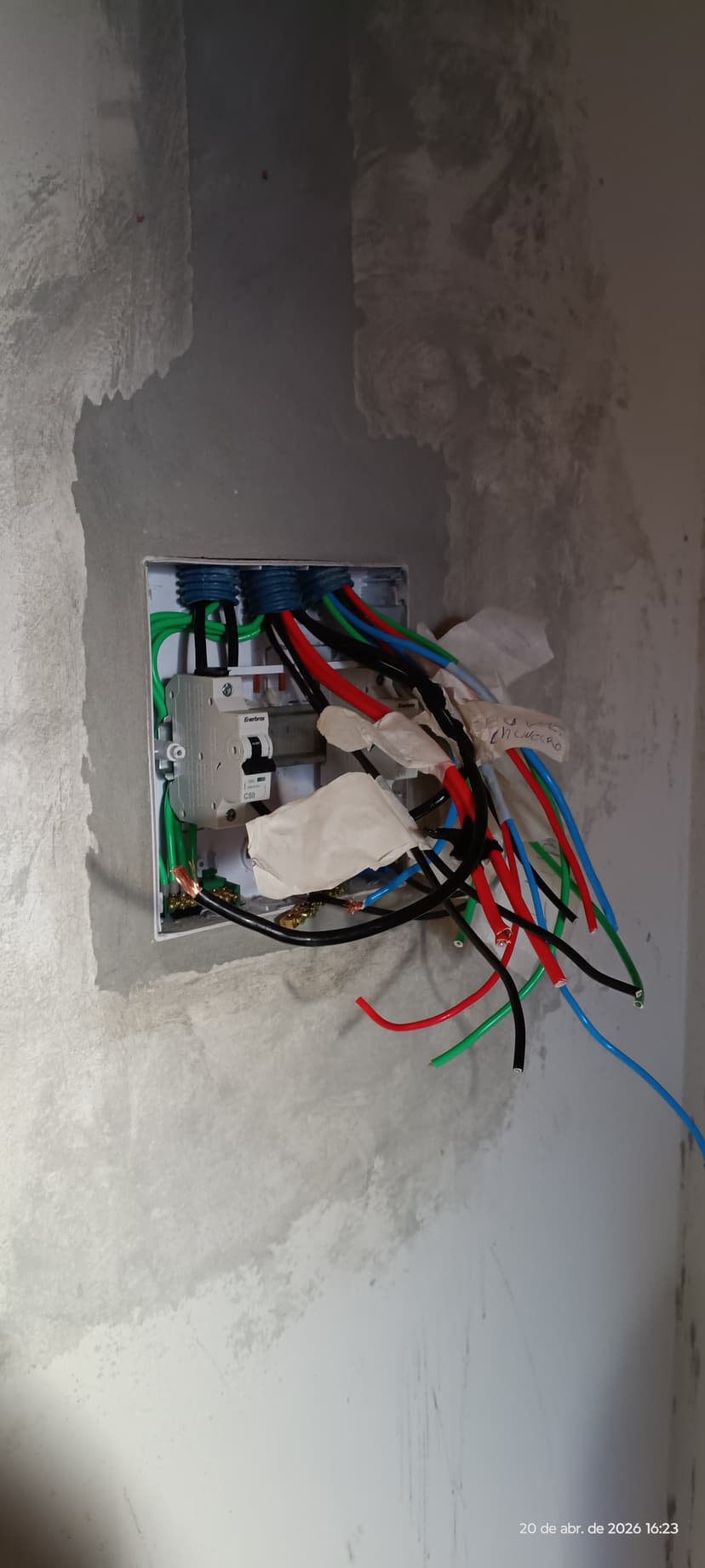 Trabalho de eletricista por ESROM