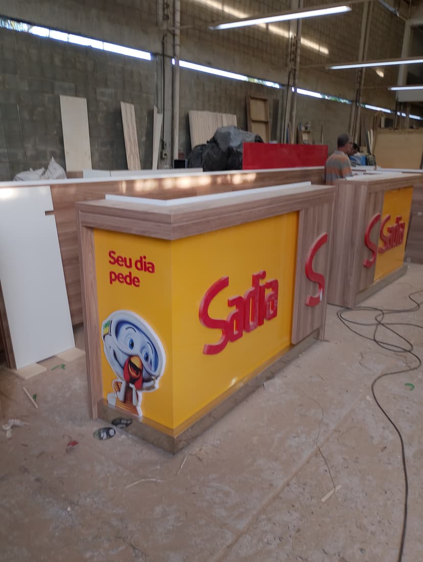 Trabalho de marceneiro por LA marcenaria corporativa