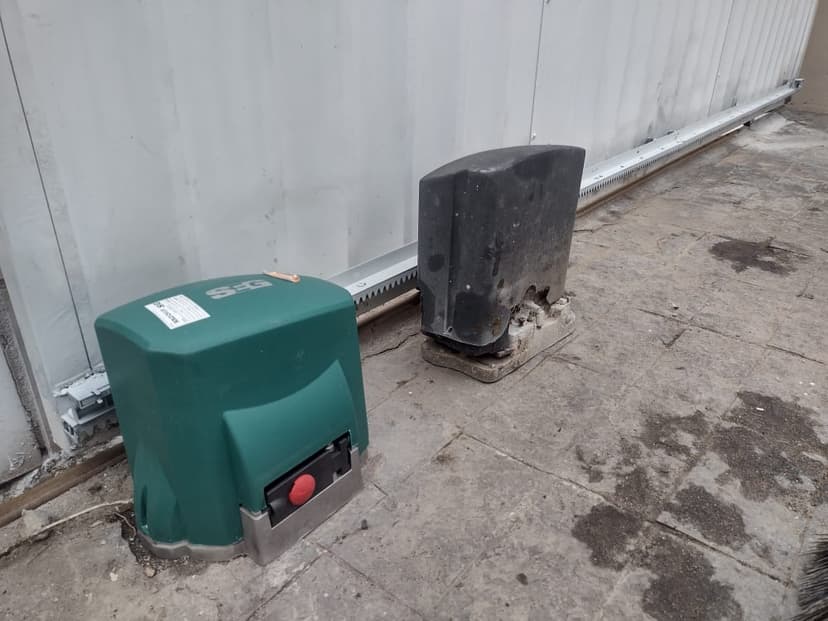 Trabalho de segurança eletrônica por SD PIXEL SEGURANÇA ELETRÔNICA