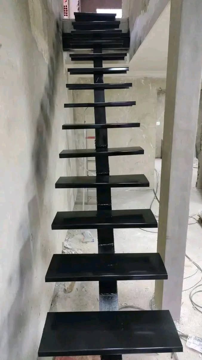 Trabalho de serralheiro por serralheria Barcelos