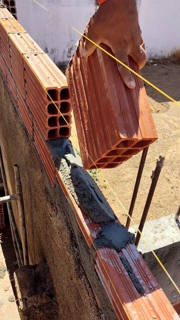 Trabalho de pedreiro por Michel elétrica & reforma em Geral